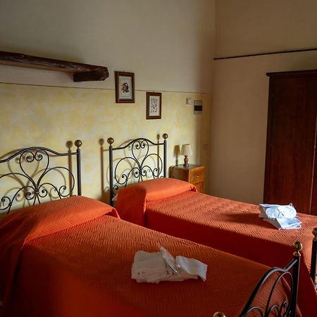 La Canonica Сан-Джованни-д'Ассо Экстерьер фото